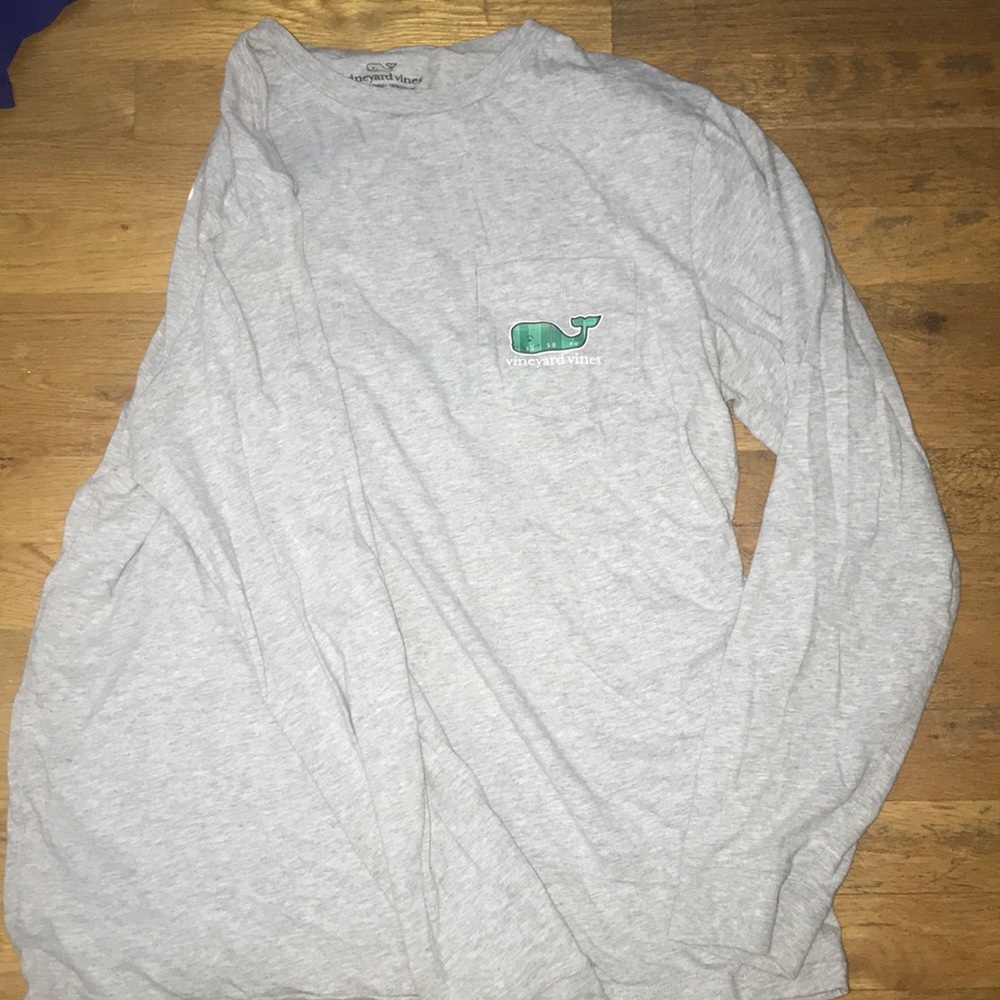 Vineyard vines long sleeve Tshirt